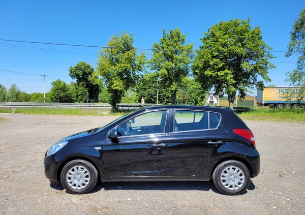 Hyundai i20 cena 17900 przebieg: 79000, rok produkcji 2010 z Kcynia małe 254